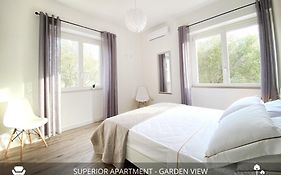 Homey Experience - Design Apartments